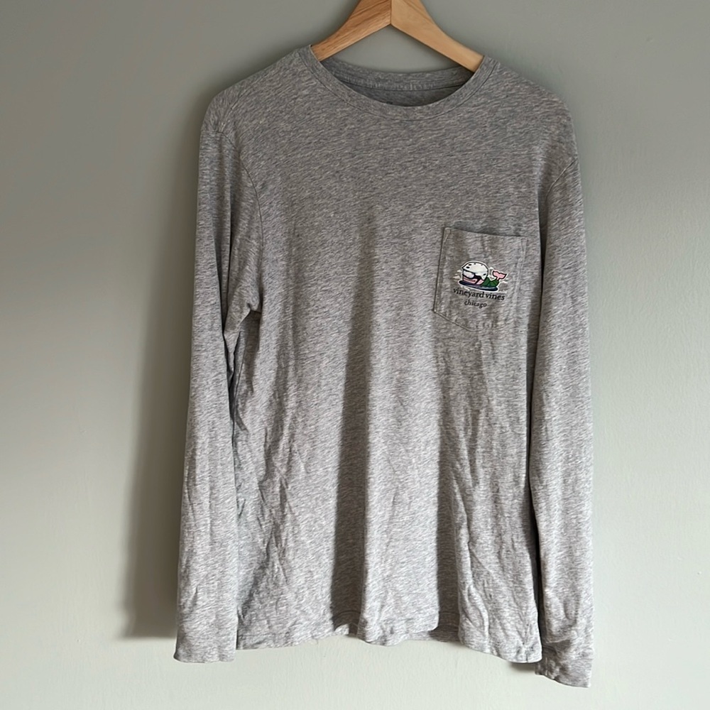 Vineyard Vines Chicago Long Sleeve Crew Neck T Shirt Mens Small Gray 100% Cotton